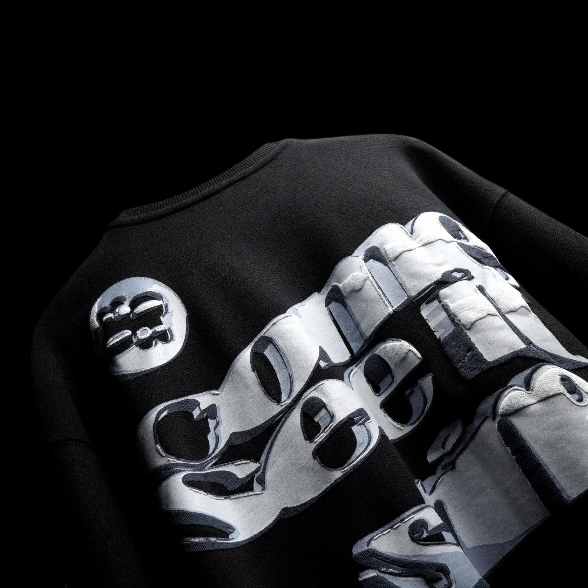 BLACK SHINE SWEATSHIRT