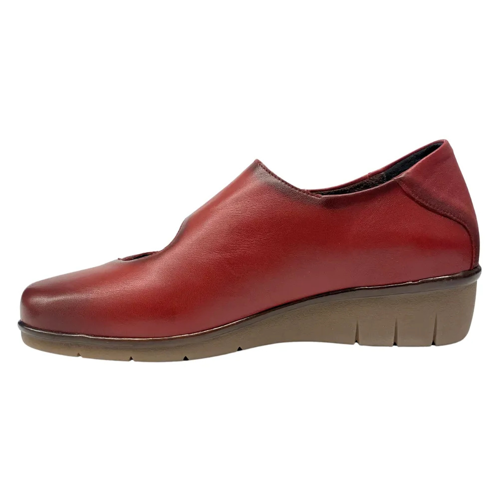 Valeria's Maddy Bordo Wedge Slip-On (Women's)